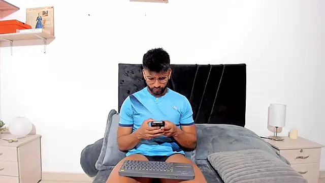 Snapshot of Taylormaccurdy_ chatting on 27, 2, 2026 Taylormaccurdy online show from 27, 2, 2026