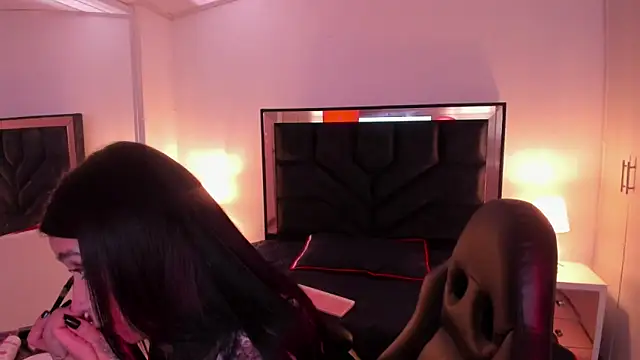 SusanVilla online show from 3, 11, 2025