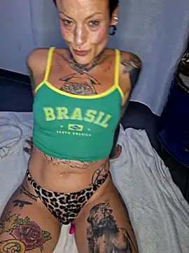 Snapshot of Peach420live chatting on 6, 8, 2026 Peach420live online show from 6, 8, 2026