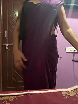 Snapshot of TeluguIshu_teen20 chatting on 22, 11, 2025 TeluguIshu teen20 online show from 22, 11, 2025