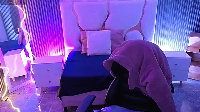 Ixchel tay online show from 10, 4, 2026