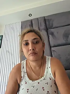 Snapshot of INDIANROMANCE chatting on 8, 5, 2026 INDIANROMANCE online show from 8, 5, 2026