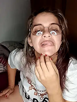 Snapshot of AdiniTA__Hot chatting on 4, 10, 2025 AdiniTA Hot online show from 4, 10, 2025