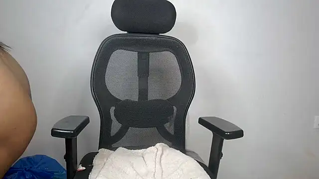 mooonlightbaby online show from 4, 4, 2026