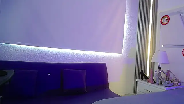 Snapshot of chloe__Jones_ chatting on 18, 12, 2025 chloe Jones online show from 18, 12, 2025