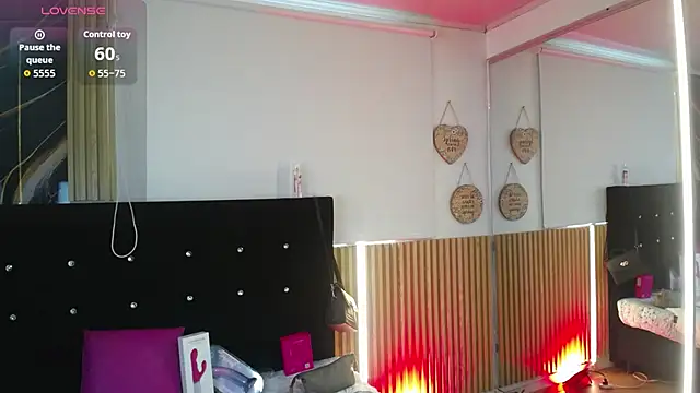 Snapshot of chloe__Jones_ chatting on 10, 4, 2026 chloe Jones online show from 10, 4, 2026