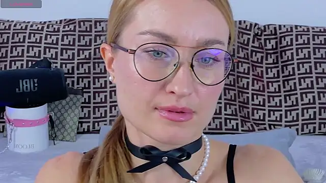 MysticRoxanne online show from 23, 11, 2025