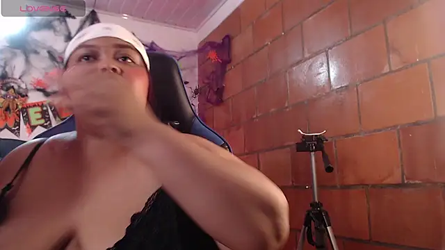 Melody Slut online show from 7, 10, 2025