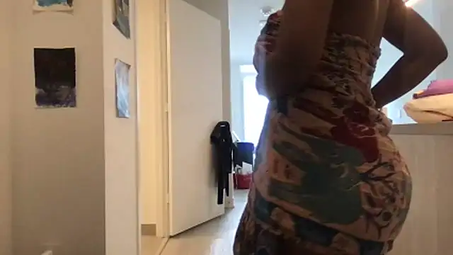 tia   fox online show from 19, 2, 2026