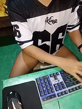 Snapshot of Hot_cutiepie chatting on 5, 7, 2026 Hot cutiepie online show from 5, 7, 2026