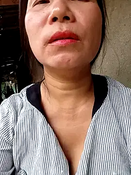 Snapshot of meomeo-baby chatting on 4, 10, 2025 meomeo-baby online show from 4, 10, 2025
