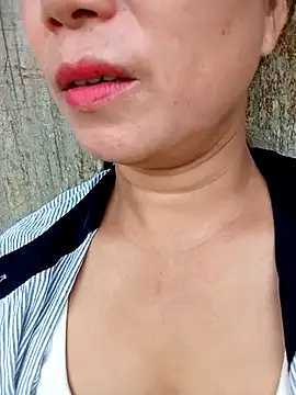 Snapshot of meomeo-baby chatting on 8, 10, 2025 meomeo-baby online show from 8, 10, 2025