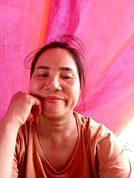 Snapshot of meomeo-baby chatting on 17, 10, 2025 meomeo-baby online show from 17, 10, 2025