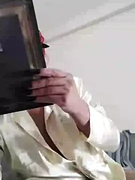 Snapshot of RobertaxGutierrez chatting on 10, 11, 2025 RobertaxGutierrez online show from 10, 11, 2025