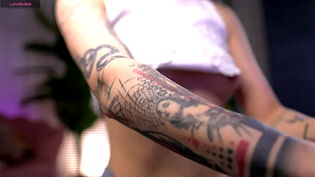 SerenaVelour online show from 29, 11, 2025