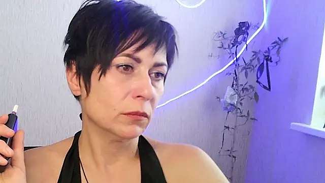 Ashley Brookss online show from 8, 11, 2025