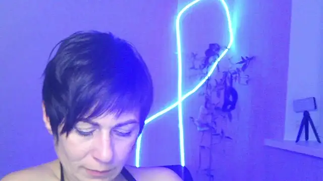 Ashley Brookss online show from 8, 11, 2025