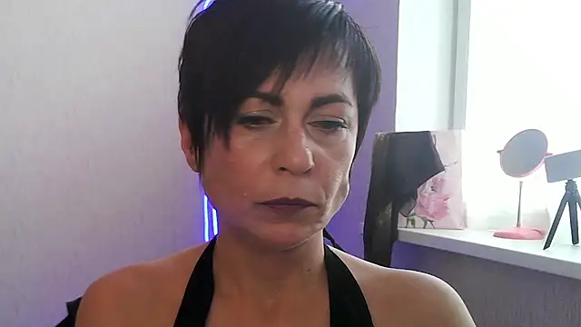 Ashley Brookss online show from 11, 11, 2025