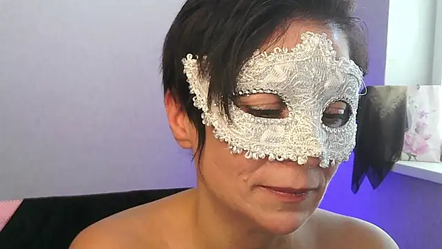 Ashley Brookss online show from 16, 11, 2025