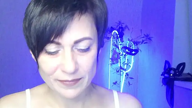 Ashley Brookss online show from 21, 11, 2025