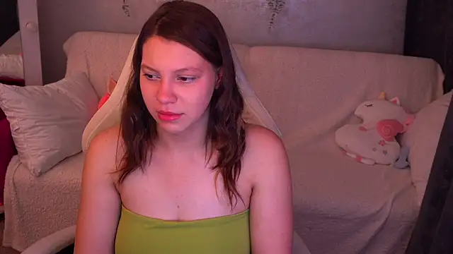 Snapshot of FuckMeDoll_ chatting on 9, 10, 2025 FuckMeDoll online show from 9, 10, 2025