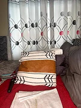 Snapshot of CynnxxxBarb chatting on 29, 10, 2025 CynnxxxBarb online show from 29, 10, 2025