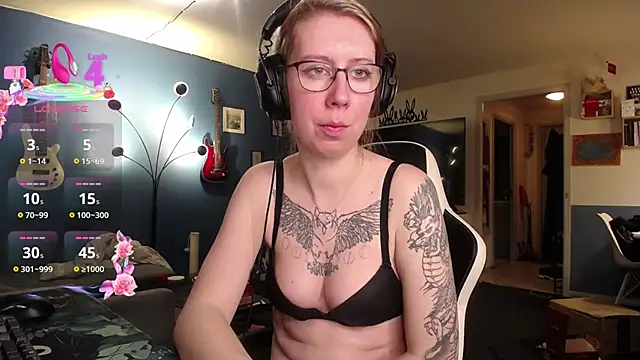 TattooedGirls online show from 5, 12, 2025