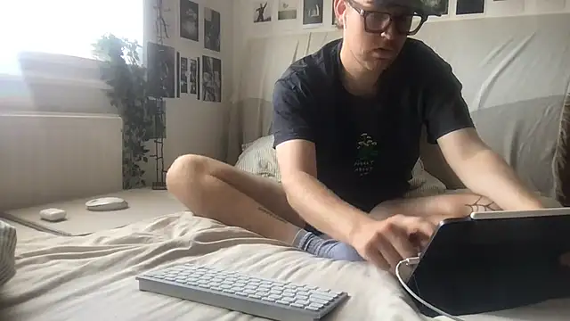 Angus80085 online show from 19, 7, 2026
