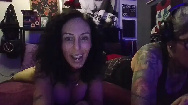 inkdhollow1 online show from 20, 12, 2025