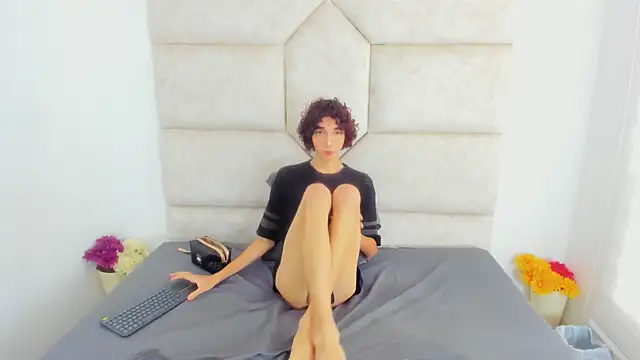 Scaarlett 22  online show from 14, 11, 2025