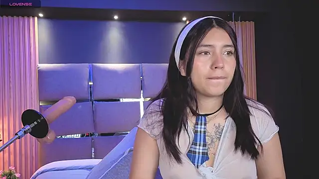 Emily Roberts9 online show from 22, 11, 2025