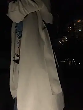 Zoe riivas online show from 6, 11, 2025