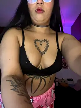 Snapshot of Hinatamoon_ chatting on 24, 10, 2025 Hinatamoon online show from 24, 10, 2025