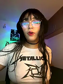 Snapshot of Hinatamoon_ chatting on 8, 11, 2025 Hinatamoon online show from 8, 11, 2025