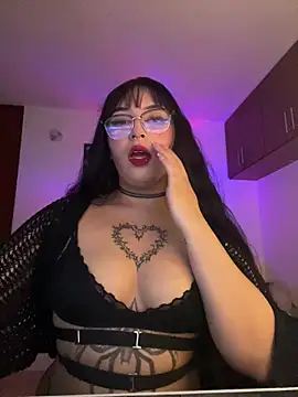 Snapshot of Hinatamoon_ chatting on 15, 11, 2025 Hinatamoon online show from 15, 11, 2025