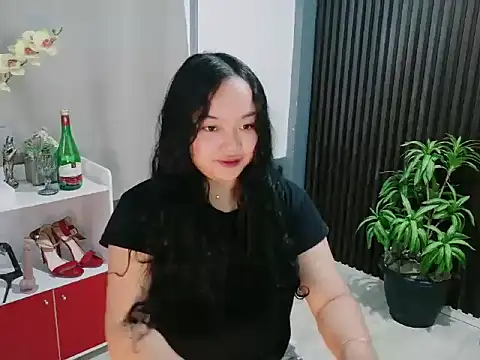 Snapshot of UrFavouriteCravings chatting on 16, 12, 2025 UrFavouriteCravings online show from 16, 12, 2025