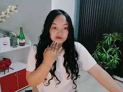 Snapshot of UrFavouriteCravings chatting on 4, 2, 2026 UrFavouriteCravings online show from 4, 2, 2026