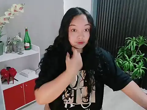 Snapshot of UrFavouriteCravings chatting on 6, 2, 2026 UrFavouriteCravings online show from 6, 2, 2026