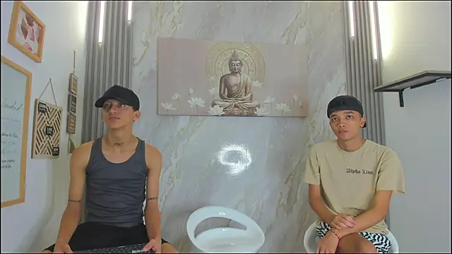 Snapshot of VERY_HOT_GUYS chatting on 17, 12, 2025 VERY HOT GUYS online show from 17, 12, 2025