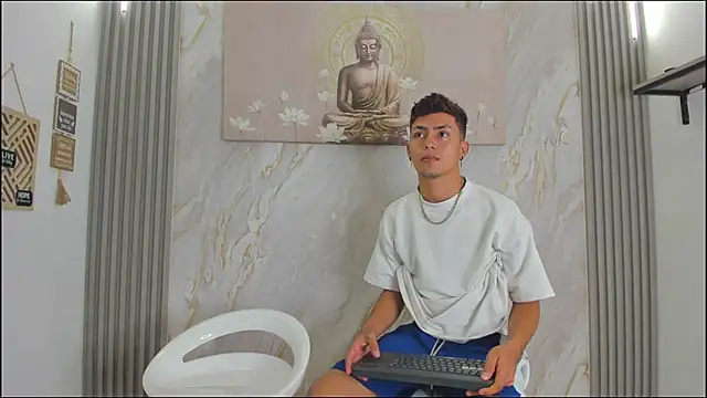 Snapshot of VERY_HOT_GUYS chatting on 20, 12, 2025 VERY HOT GUYS online show from 20, 12, 2025