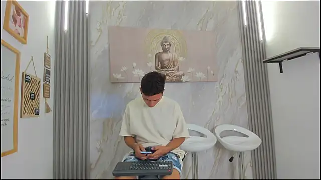 Snapshot of VERY_HOT_GUYS chatting on 22, 12, 2025 VERY HOT GUYS online show from 22, 12, 2025