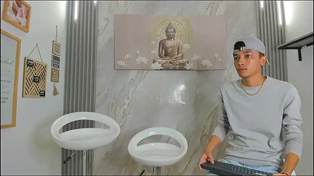 Snapshot of VERY_HOT_GUYS chatting on 8, 1, 2026 VERY HOT GUYS online show from 8, 1, 2026