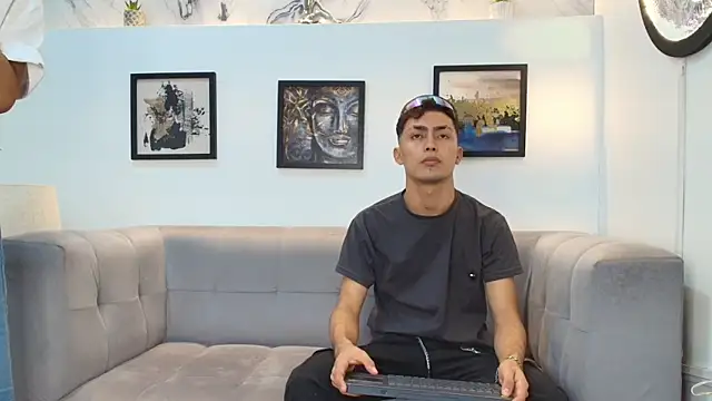 Snapshot of VERY_HOT_GUYS chatting on 13, 1, 2026 VERY HOT GUYS online show from 13, 1, 2026