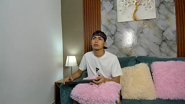 Snapshot of VERY_HOT_GUYS chatting on 21, 2, 2026 VERY HOT GUYS online show from 21, 2, 2026