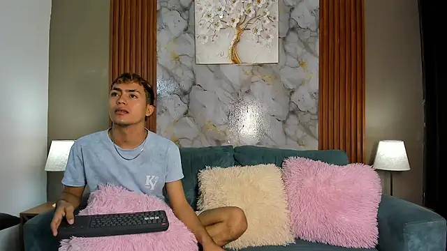 Snapshot of VERY_HOT_GUYS chatting on 2, 3, 2026 VERY HOT GUYS online show from 2, 3, 2026