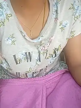 Snapshot of tamil_thaara03 chatting on 20, 11, 2025 tamil thaara03 online show from 20, 11, 2025