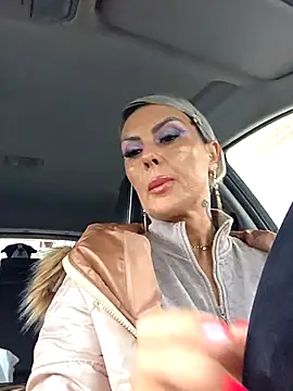 Snapshot of KirraWhite chatting on 14, 10, 2025 KirraWhite online show from 14, 10, 2025