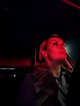 Snapshot of KirraWhite chatting on 3, 11, 2025 KirraWhite online show from 3, 11, 2025