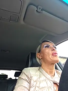 Snapshot of KirraWhite chatting on 7, 11, 2025 KirraWhite online show from 7, 11, 2025