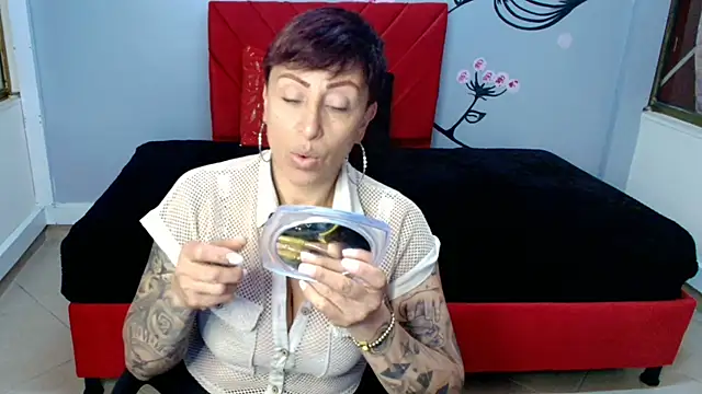 Charlotte  Gray online show from 14, 10, 2025